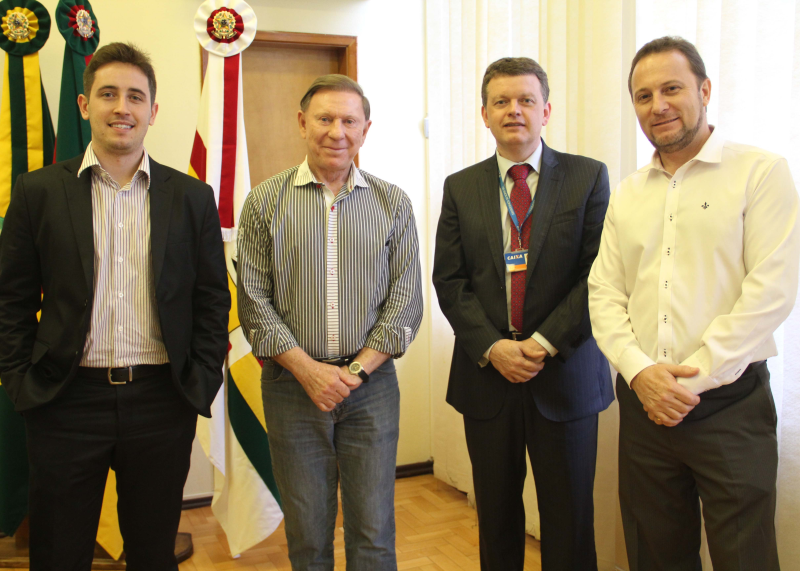 EXECUTIVO RECEBE SUPERINTENDENTE DA CAIXA ECONÔMICA FEDERAL DE PASSO FUNDO